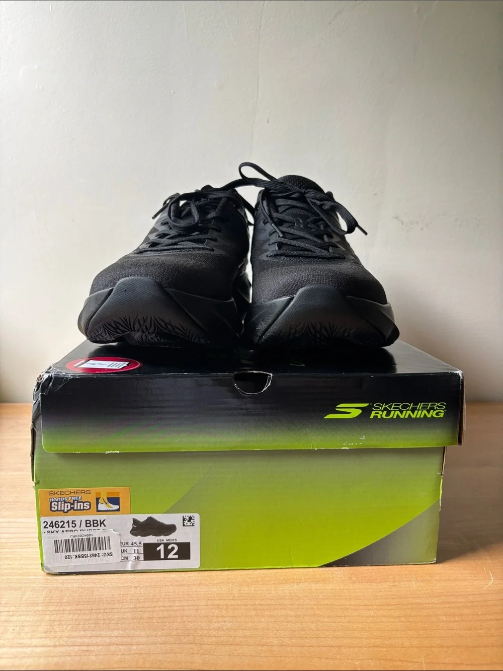 Skechers Aero Burst Slip Ins NIB Size 12